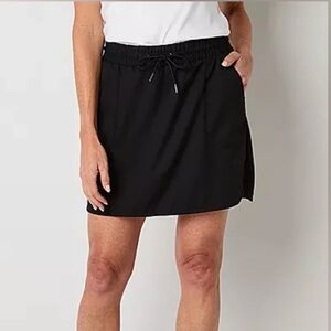 NWT St. John’s Bay Mid Rise Skort Black